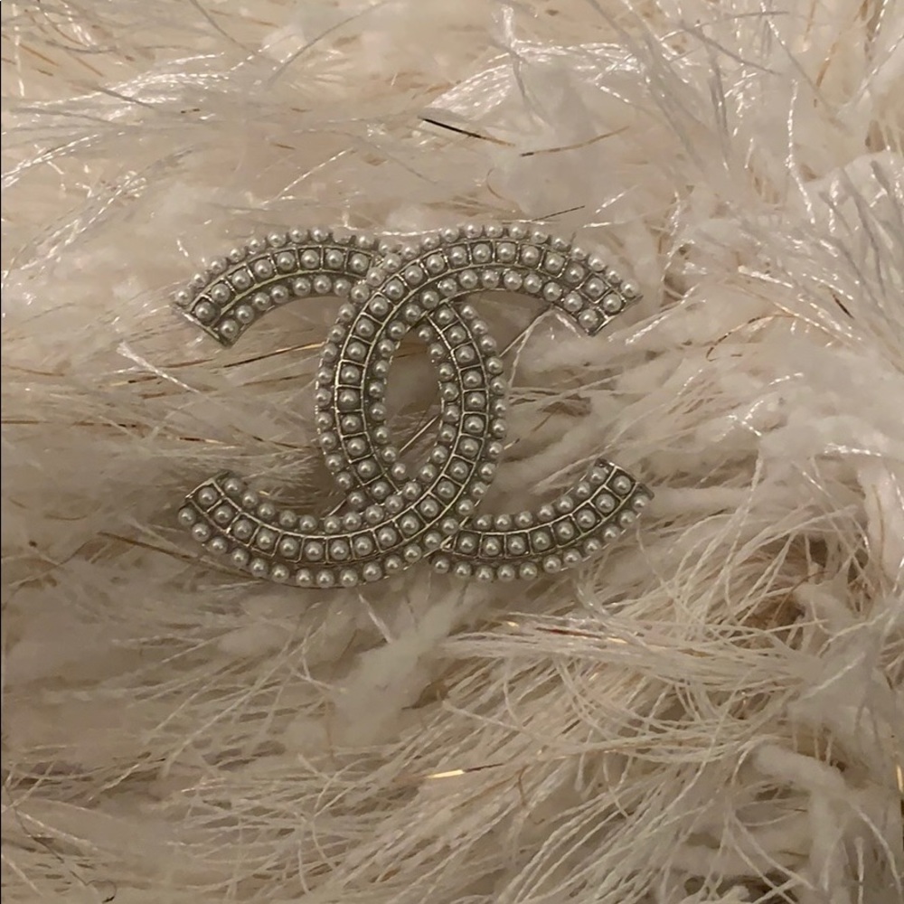 Silver brooche.